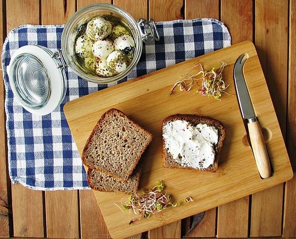 Labneh – prosty twarożek z jogurtu greckiego
