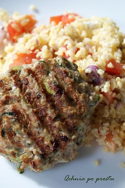 Burgery z indyka i cukinii