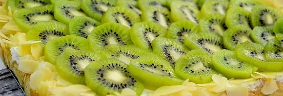 Ciasto francuskie z kiwi i mascarpone