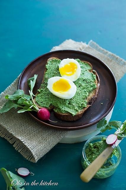 Pesto z liści rzodkiewki