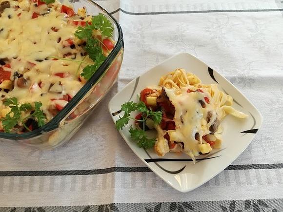 Makaron z kurczakiem i warzywami