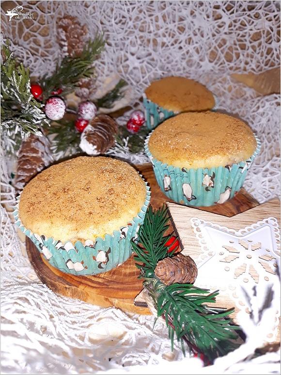 Waniliowe muffinki z rodzynkami