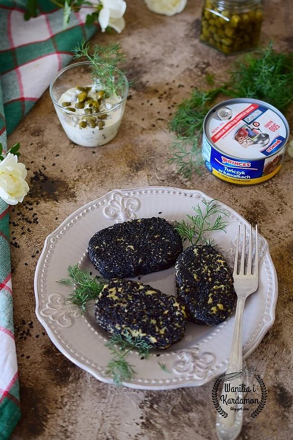 Wiosenny falafel z ciecierzycy i tuńczyka z sosem wiedeńskim