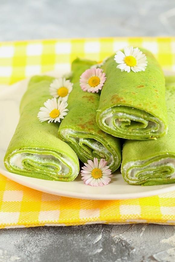 Naleśniki szpinakowe z serem biały i miodem Thermomix