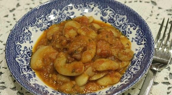 Fasola w pomidorach z tymiankiem