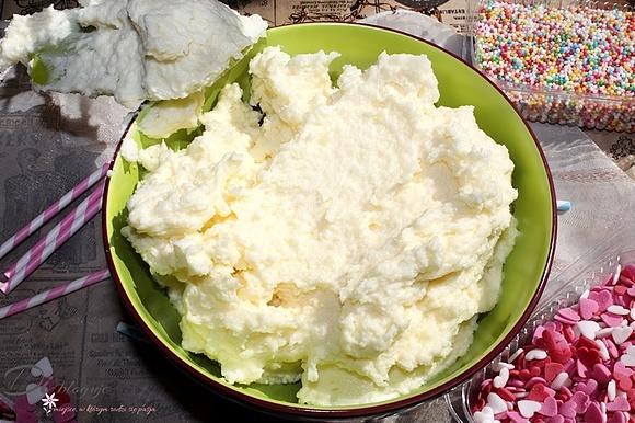 Maślany krem budyniowy z serkiem mascarpone do ciast i tortów