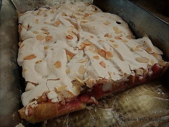 Ciasto kruche z rabarbarem i dżemem malinowym