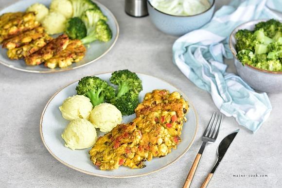 Kotlety siekane z kurczaka z pieczarkami, papryką i curry