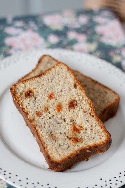Chlebek bananowy z jagodami goji i kisielem
