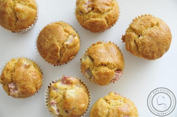 Muffiny cytrynowe z rabarbarem