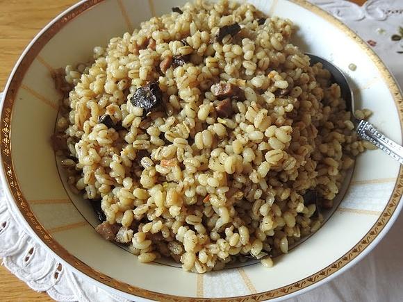 Kaszotto z pęczaku z grzybami i boczkiem
