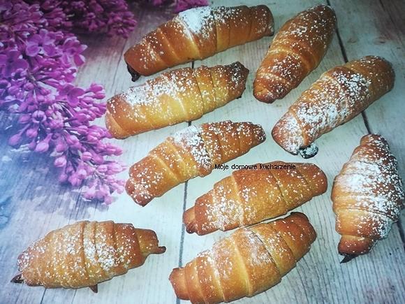 Rogaliki krucho-drożdżowe z kremem czekoladowym