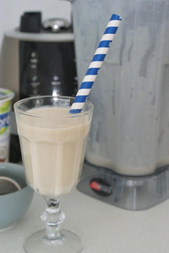 Kawowy jogurt pitny