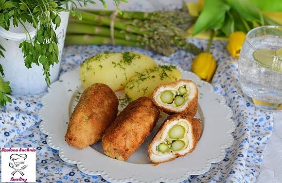 Drobiowe roladki ze szparagami i mozzarellą
