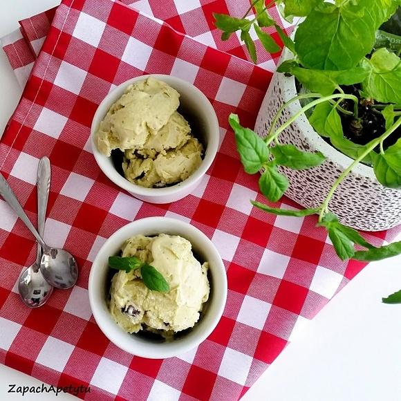 Lody miętowe z kawałkami czekolady