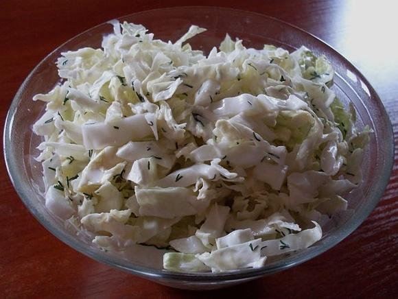 Kapusta pekińska w sosie koperkowym