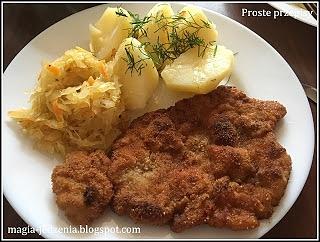 Kotlet schabowy z kapustą zasmażaną