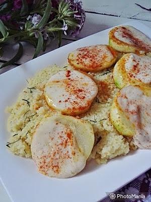 Cukinia z mozzarellą i kuskusem przepis na lekkie danie