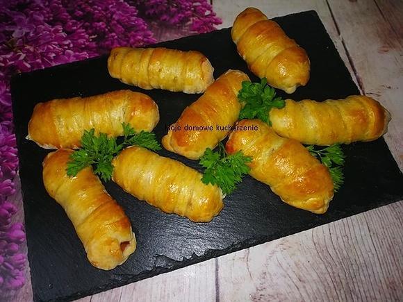 Parówki w cieście drożdżowym