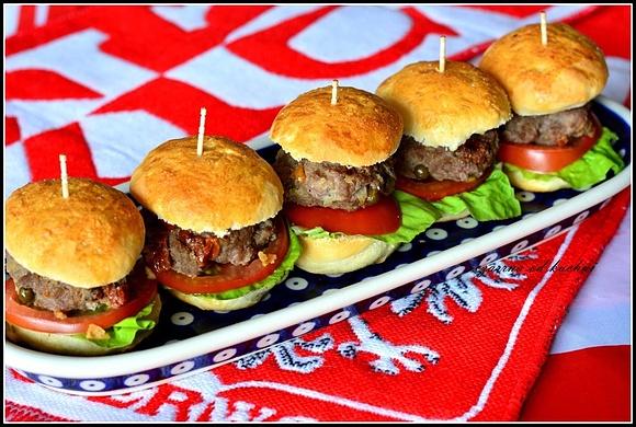 Mini burgery z wołowiny i piekarnika