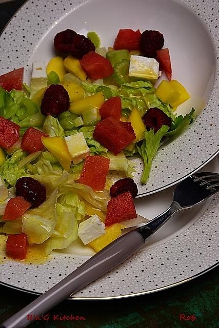 Sałatka owocowa z serem feta
