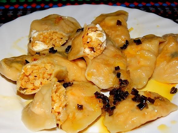 Pierogi z kaszą bulgur i serem feta