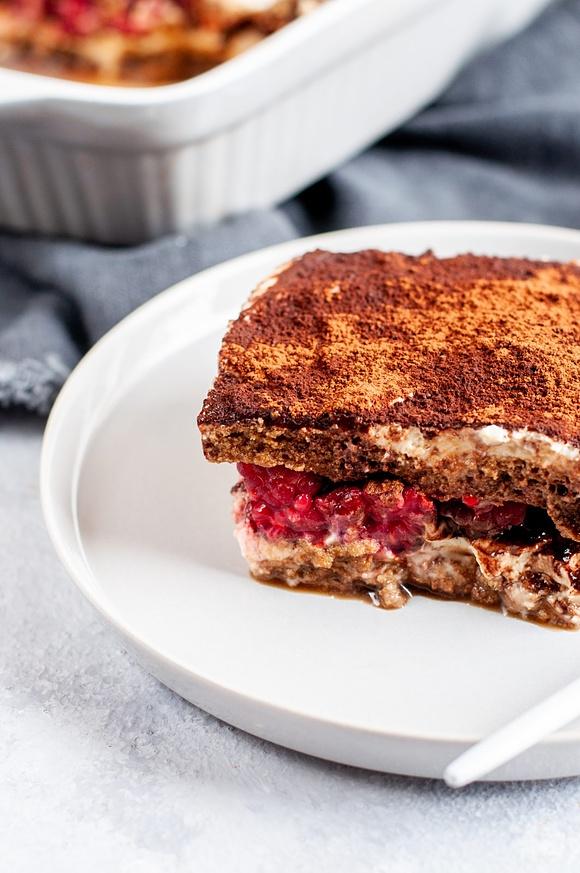 Tiramisu z malinami najlepszy przepis na deser