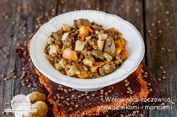 Wołowina z soczewicą, prawdziwkami i morelami