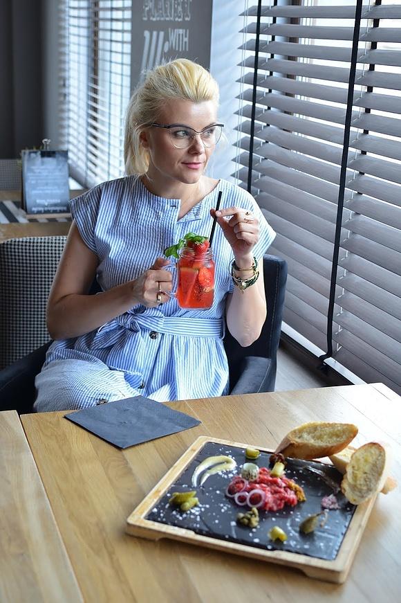 Gdzie zjeść w giżycku? podkładka - restauracja przy jeziorze niegocin