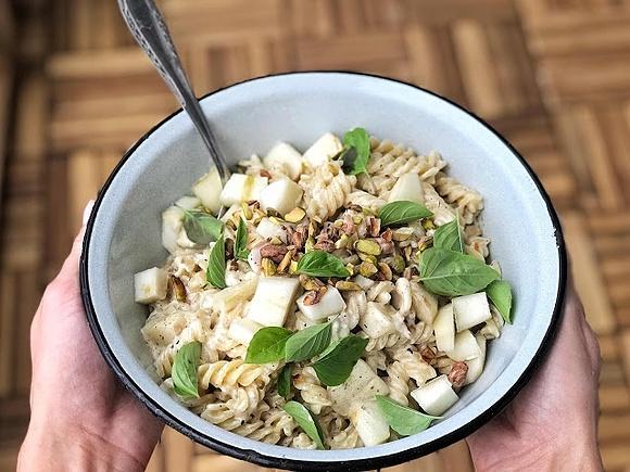 Świderki w sosie gorgonzola z gruszką