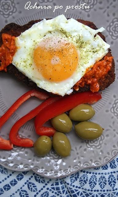 Kotlet schabowy po wiedeńsku z ajvarem