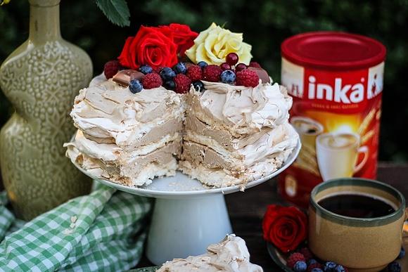 Mrożony tort tiramisu
