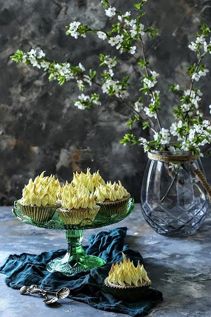 Cukiniowe cupcakes z cytrynową bezą włoską