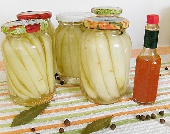 Pikle ogórkowe w zalewie z sosem tabasco