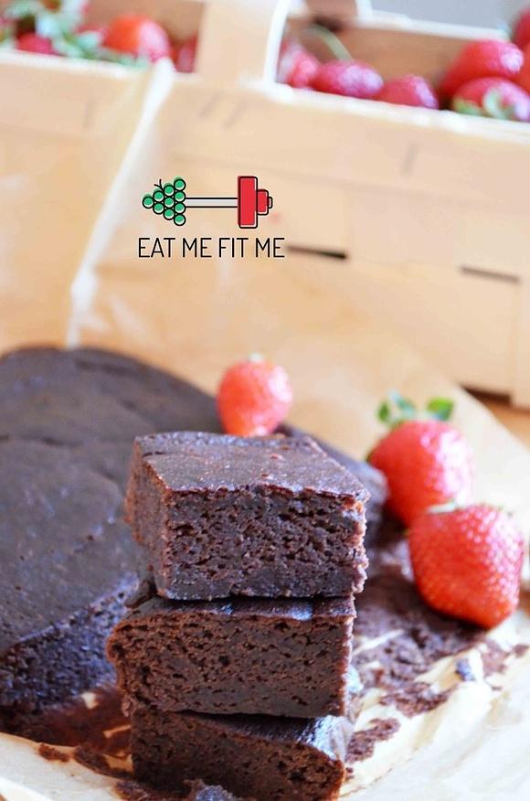 Brownie z fasoli - przepis na czekoladowe fit ciasto