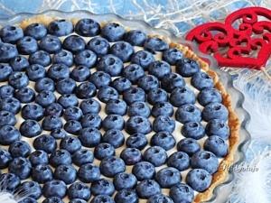 Tarta z borówkami i kremem
