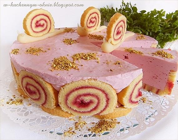 Maliny tort ślimaczek