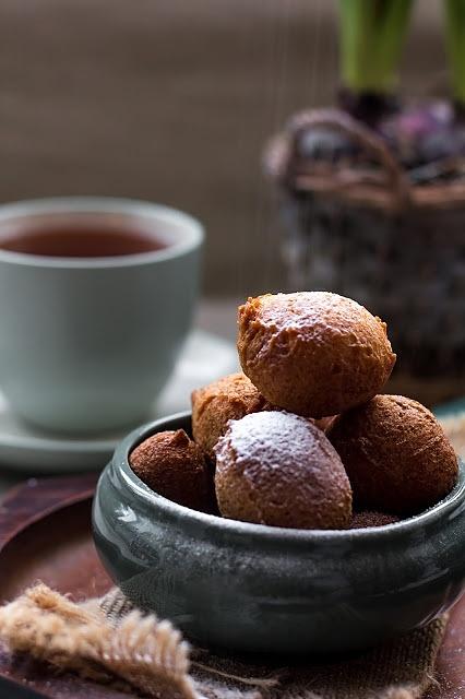 Małe pączki serowe smażone
