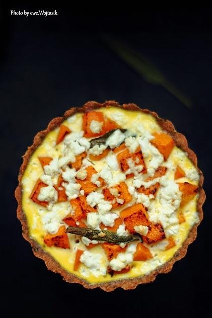 Dynia piżmowa z fetą i szałwią w formie quiche