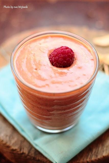 Jagody goji, banan i maliny – poniedziałkowy koktajl