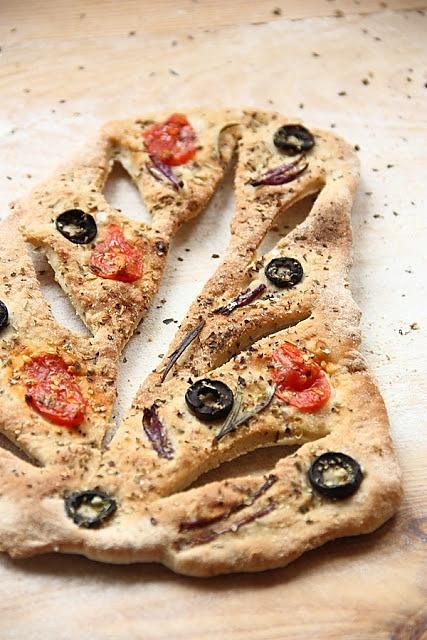 Chleb drabina z dodatkami fougasse - przepis na pieczywo
