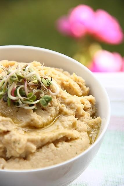 Hummus z limonką i kolendrą