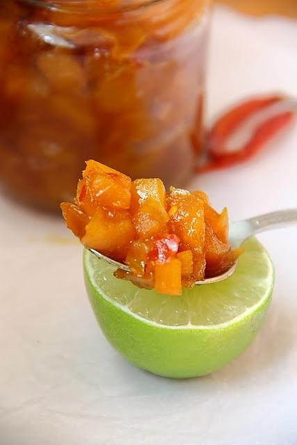 Pikantny chutney ananasowy