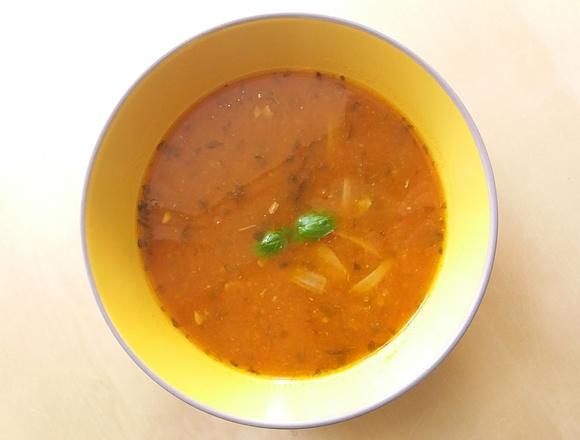 Zupa ze świeżych pomidorów