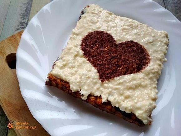 Placek fit z musli i twarogiem zamiast pizzy