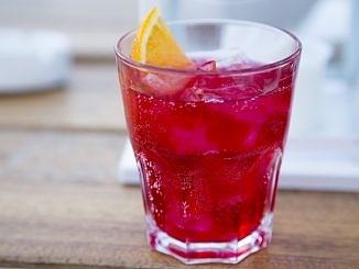Negroni mocny włoski drink z ginu i wermutu