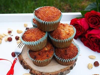 Fit muffinki jabłkowe z orzechami i wiórkami kokosowymi
