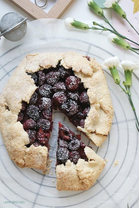 Rustykalna tarta z czereśniami