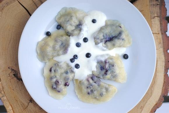 Pierogi z jagodami smak lata