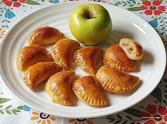Pieczone pierogi z jabłkiem